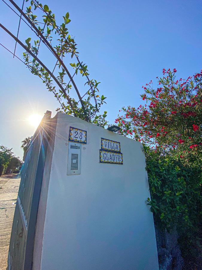 Villa Gladyr Lotzorai Exterior foto