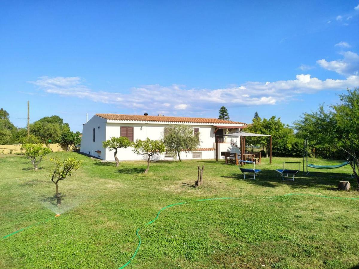 Villa Gladyr Lotzorai Exterior foto